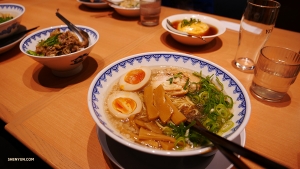 Finishing off our day trip with the fifth and final meal of the day. (Photo by Ben Chen)