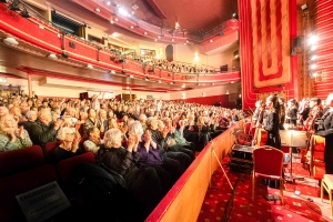 Shen Yun cũng biểu diễn tại Nhà hát Mới của Oxford trong khuôn khổ chuyến lưu diễn 10 thành phố của Vương quốc Anh.